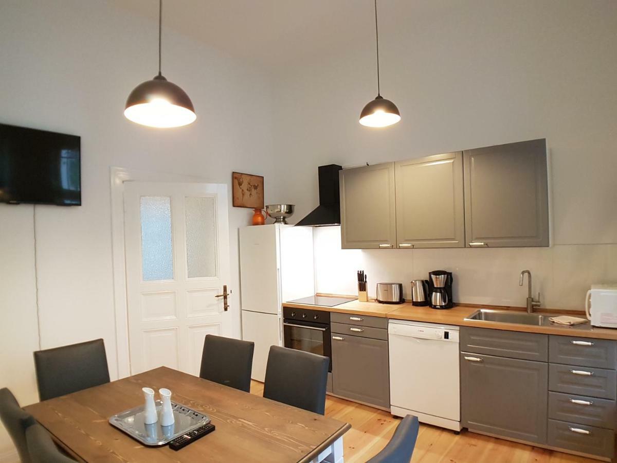 Lang Re By Rockchair L Superhost Status L 2 Bedrooms Boxspringbeds In Center - Cozy Family & Business Flair Welcomes You! Apartamento *
